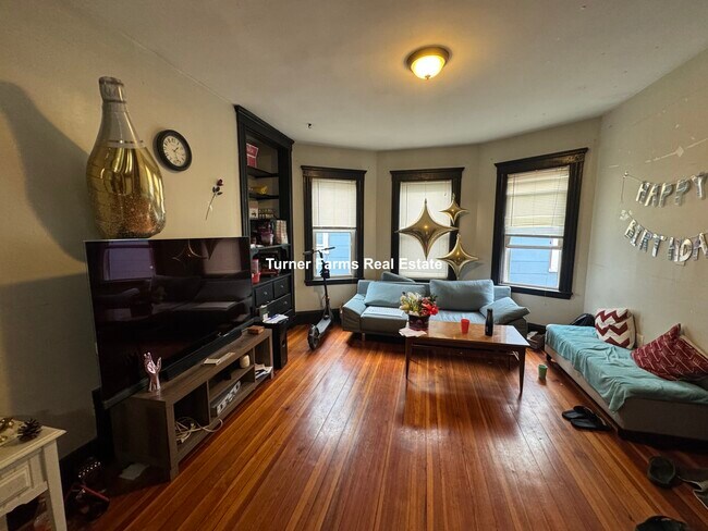 Photo - 10 Taft St Apartments Unit 3
