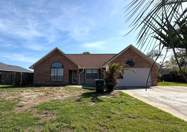 Building Photo - FOR RENT