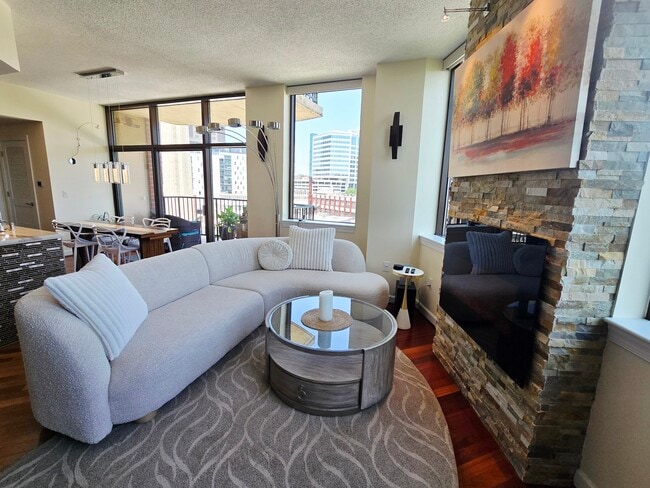 Building Photo - 1101 Haxall Point Unit 815