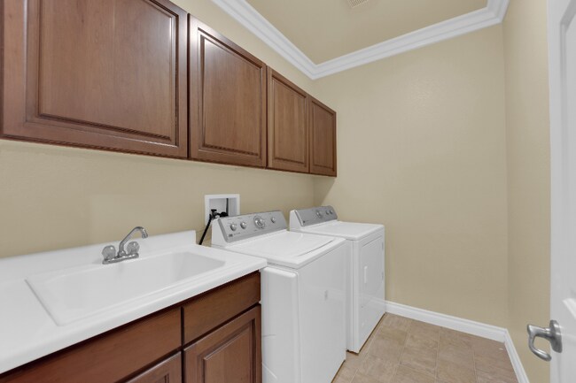 Photo - 10057 Portula Valley St