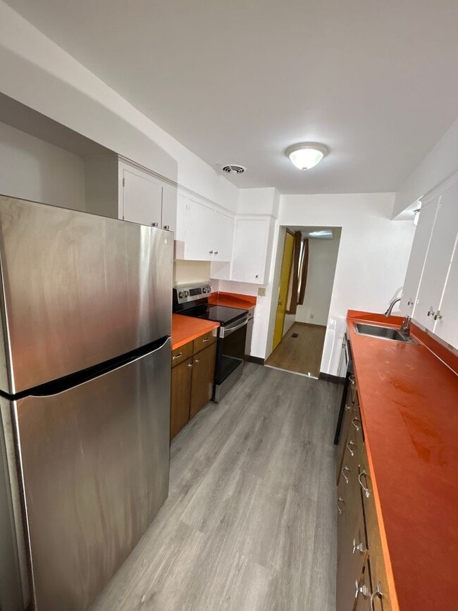 Photo - dege01 Unit 3850