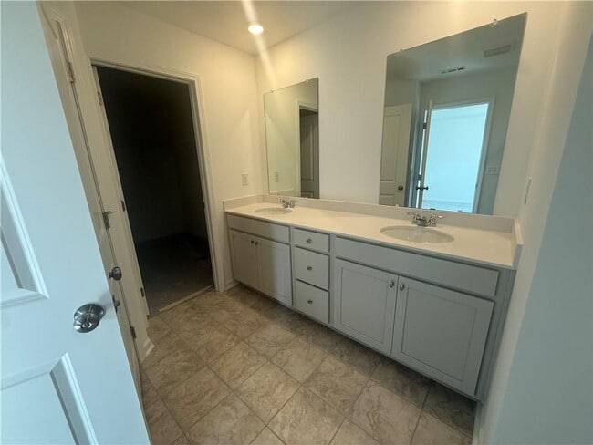 Photo - 6204 Kenbrook Dr