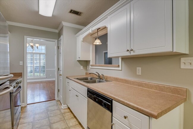 1348 Wendell Ln