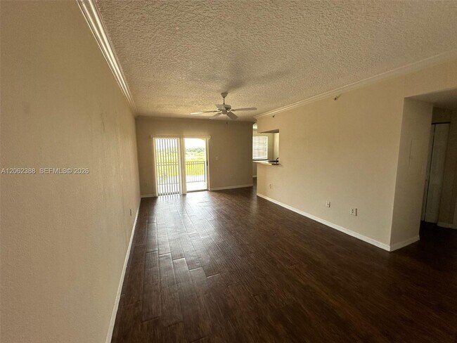 Building Photo - 11600 SW 2nd St Unit 18208