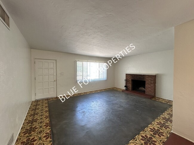 Photo - 1448 E Waverly St