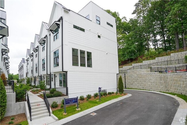 Building Photo - 1815 Gotham Ln NE Rental