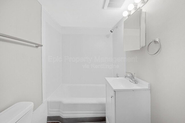 Photo - 21930 Elroy Ave