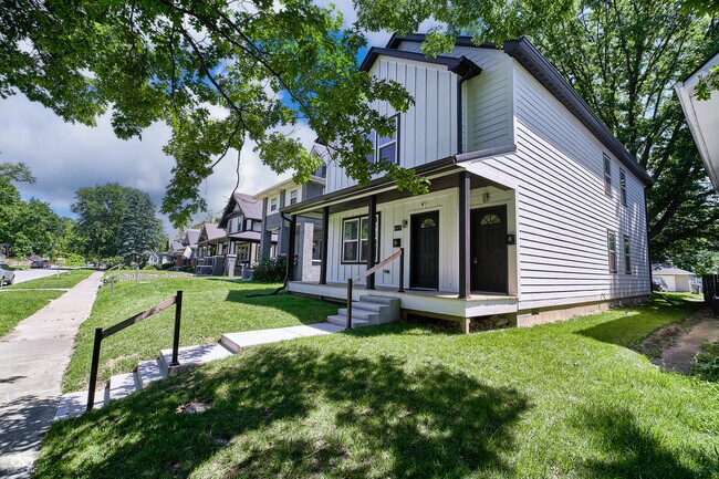 415 Dequincy St Unit B