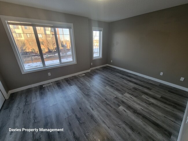 Photo - 8209-8217 217 St NW