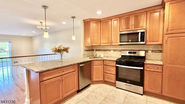 Building Photo - 302 Marten Rd