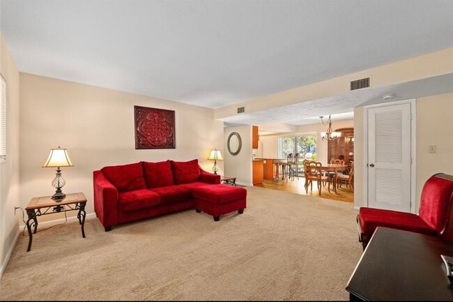 Building Photo - 401 NW 39th Rd Unit C