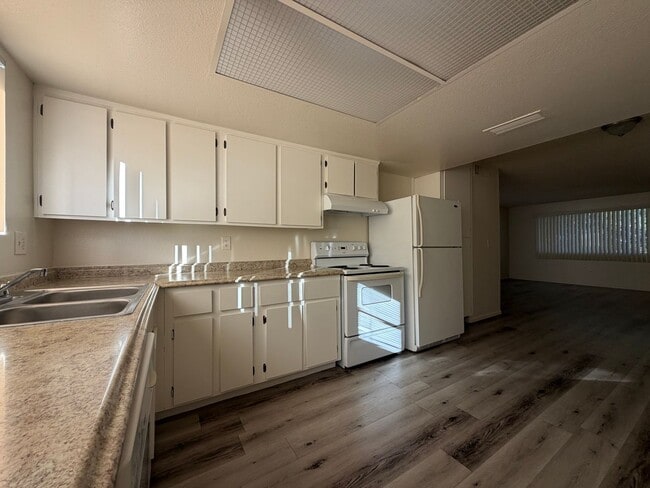 Photo - 3351 W Harmont Dr Unit 3351-03