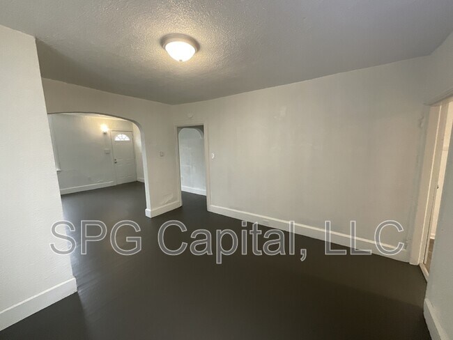 Photo - 1939 Briggs St