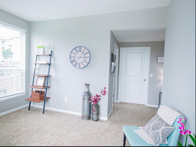 Two Bedroom Garden Primary Bedroom - Scioto Ridge