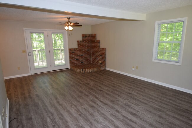 Photo - 16605 Janet Dr
