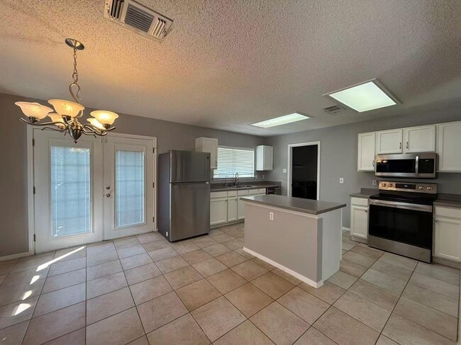 Building Photo - 2407 Glen Field Dr Rental