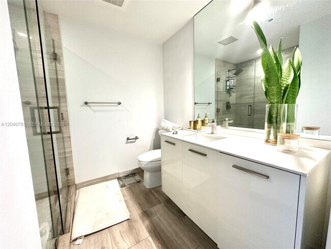 Photo - 1300 Brickell Bay Dr Unit 2106