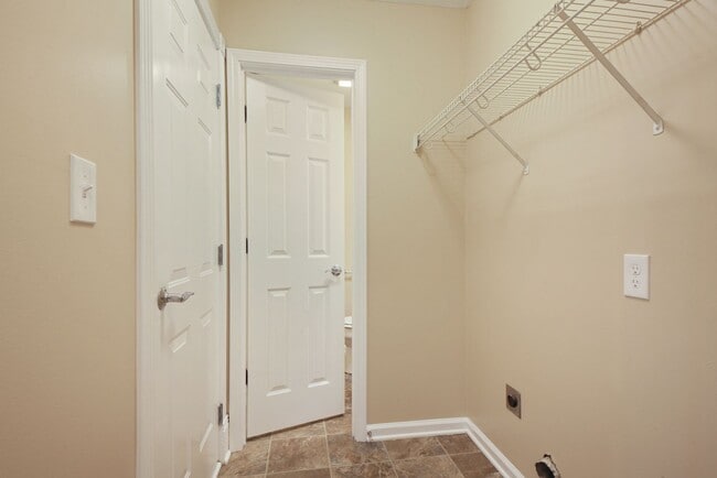Building Photo - All one level, all electric Duplex in Oak ... Rental