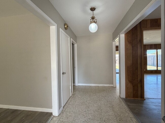 Photo - 749 Burkshire Dr