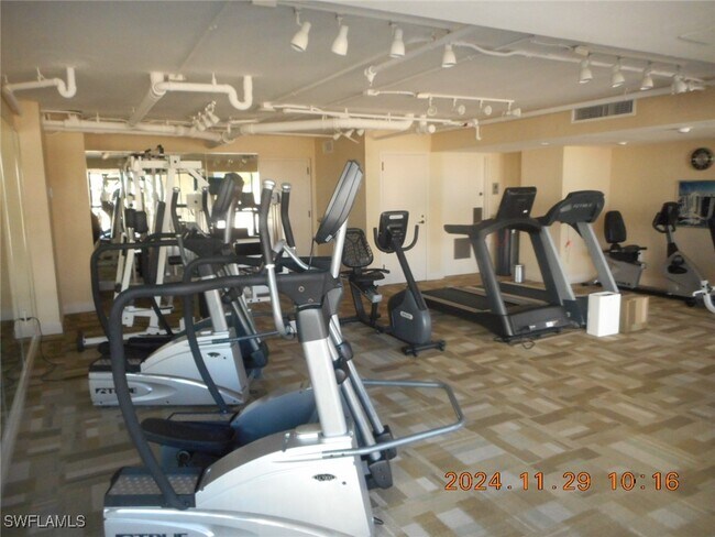 Building Photo - 4751 Gulf Shore Blvd N Unit 701