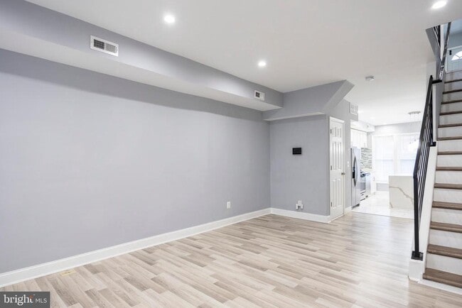 Photo - 10 N Ellwood Ave