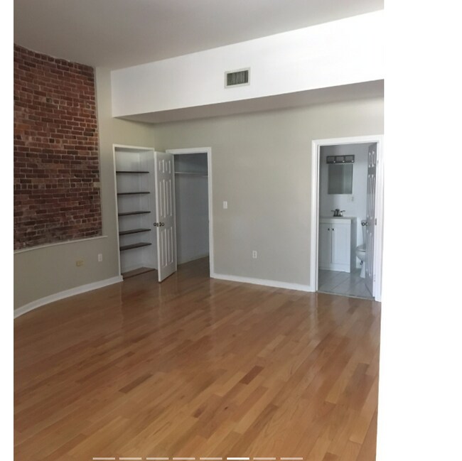 Photo - 13 Bow Street Pl