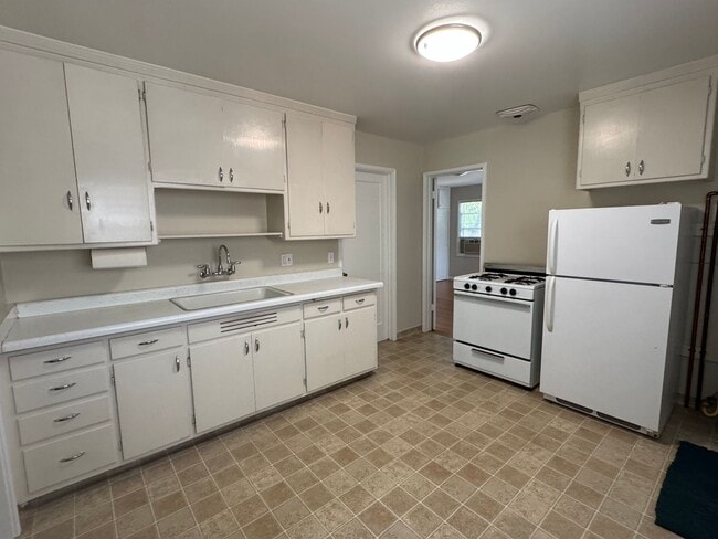 Photo - Charming 1 bed/1 bath Living Near Downtown Livermore