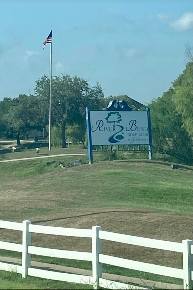 Photo - 425 Middle Green Loop