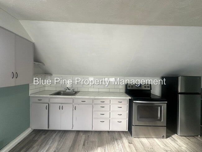 Photo - 458 H St Unit 1