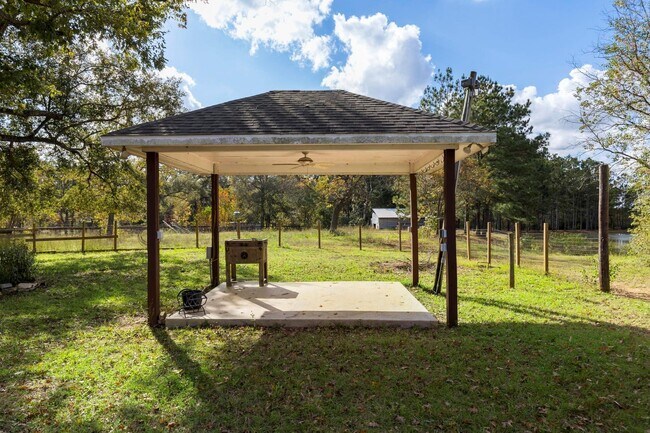 Building Photo - 1155 Whipporwill Rd