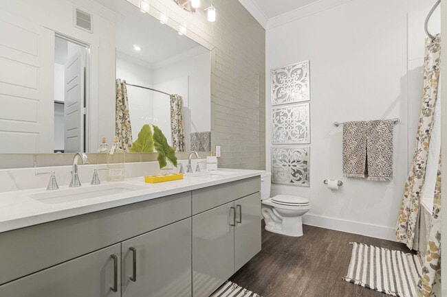 B2-Indulgence-Bathroom - The Towers at Mercer Crossing