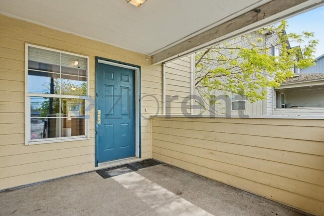 Photo - 1530 NE 68th Ave