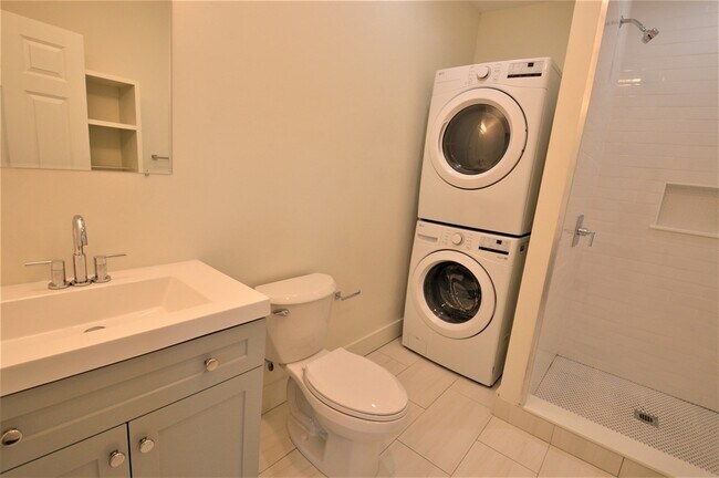 Photo - 27 Ransom Rd Unit 2