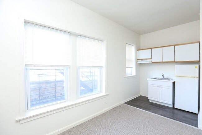 Photo - 3957 W Irving Park Rd Unidad 602