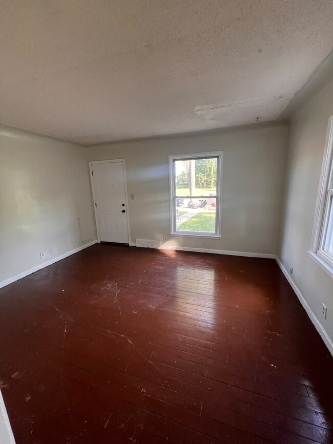 Photo - 11129 Nottingham Rd
