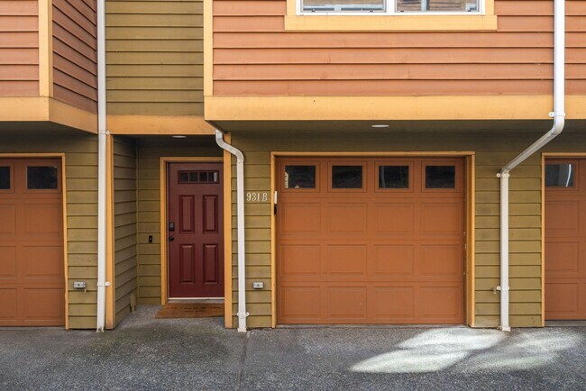Photo - 931 N 35th St