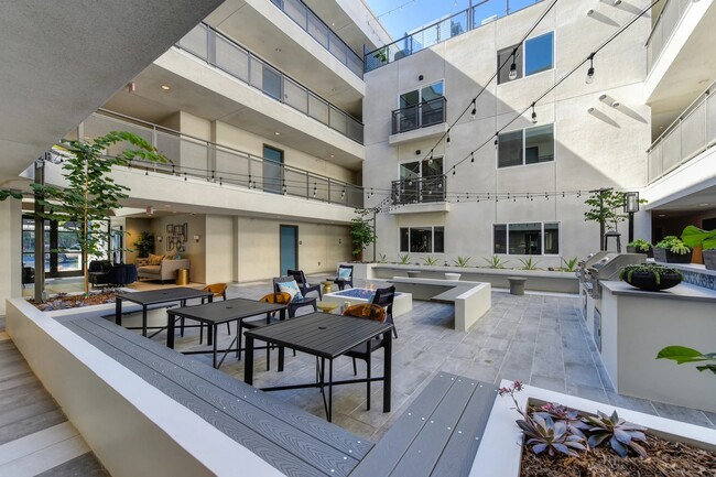 LA1440 Apartments