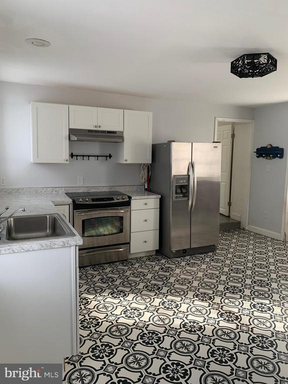 Photo - 113 E Main St