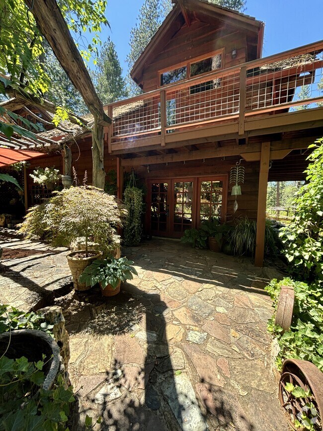Building Photo - 15398 N Bloomfield Rd Rental