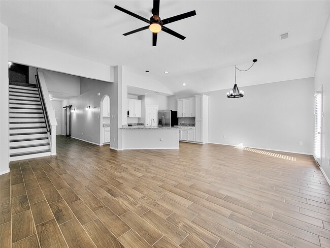 Photo - 8822 Rolling Rapids Rd