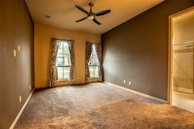 Photo - 185 Carrington Ln