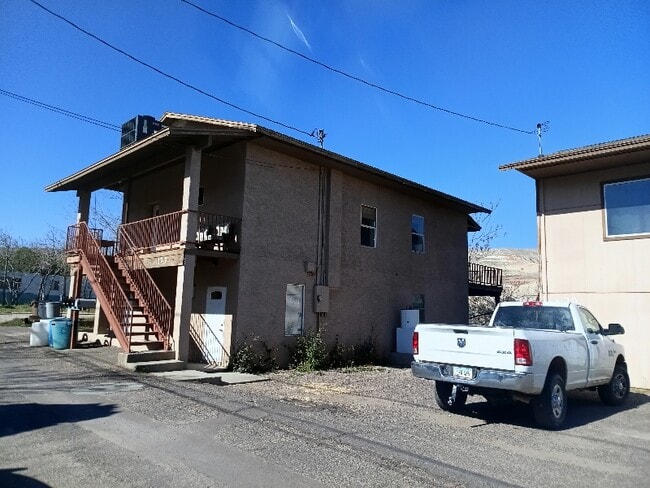 Building Photo - 1122 Bird St