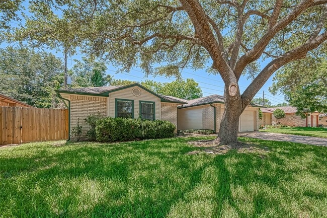 Photo - 923 Mayweather Ln