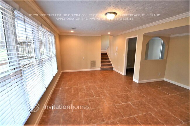 Photo - 695 Bankshire Dr