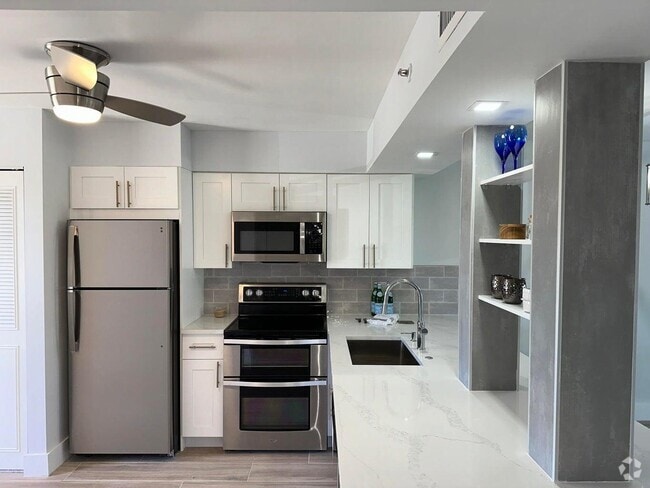 Building Photo - 14527 Bonaire Blvd Unit 306 Rental