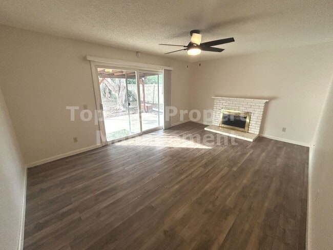 Photo - Beautiful 4 Bed/2 Bath House in Central Oceanside - Available NOW***