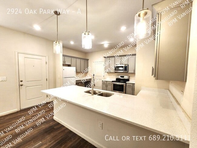 Photo - 2924 Oak Park Way