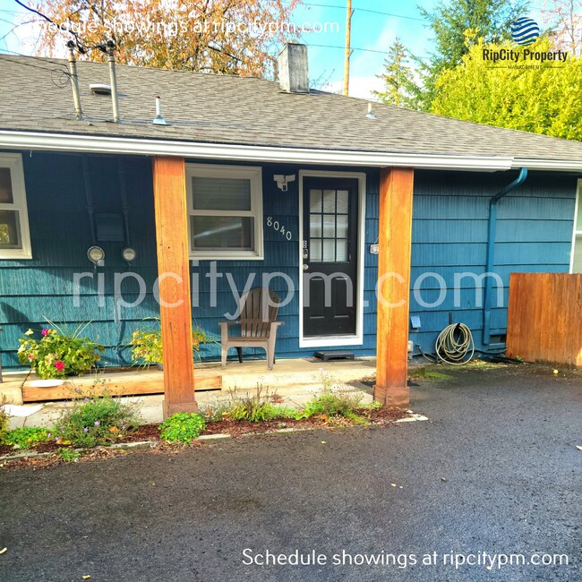 Cute 2-Bed Duplex with gigantic yard! - Cute 2-Bed Duplex with gigantic yard! Apartment