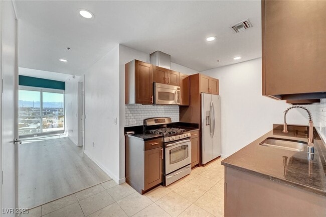 Photo - 4575 Dean Martin Dr Unidad 602 Rental