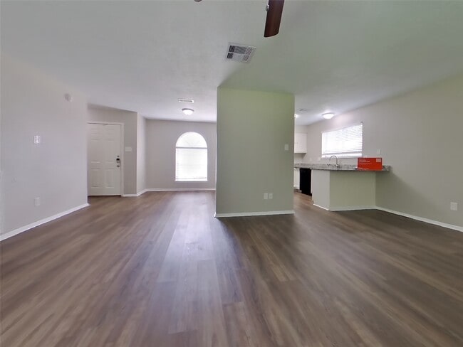 Photo - 2706 King James Ct